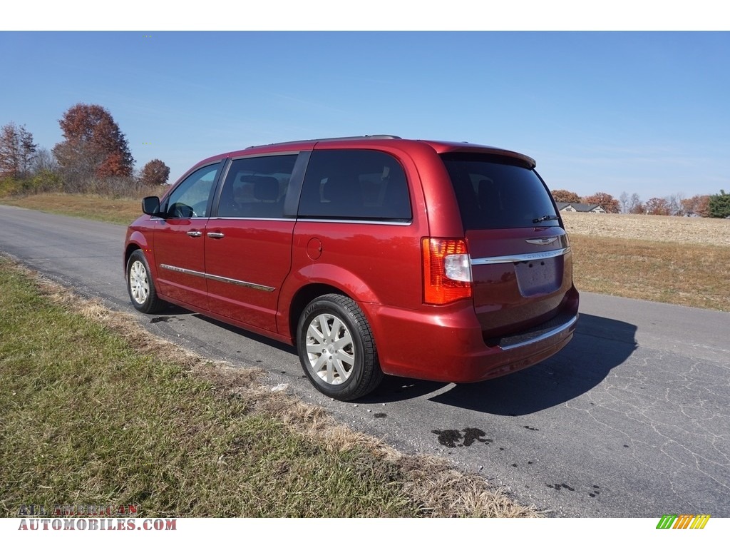 2016 Town & Country Touring - Deep Cherry Red Crystal Pearl / Black/Light Graystone photo #37