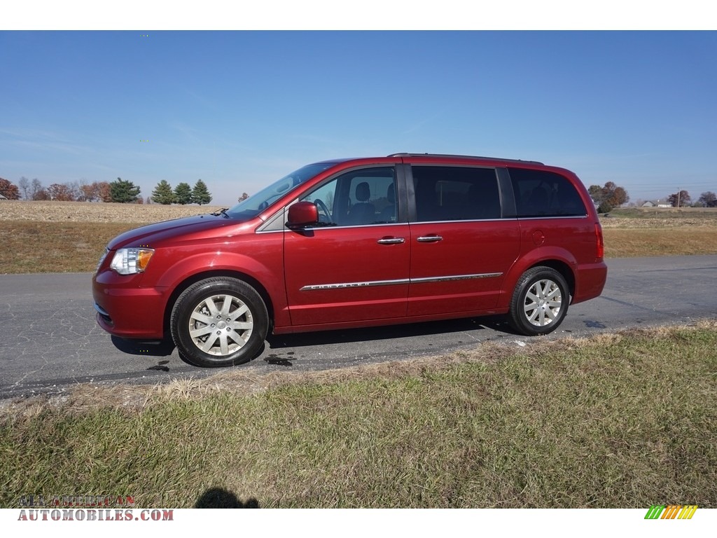2016 Town & Country Touring - Deep Cherry Red Crystal Pearl / Black/Light Graystone photo #38
