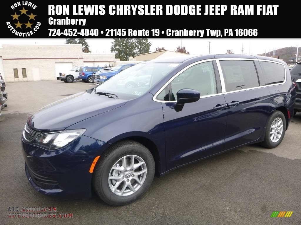 Jazz Blue Pearl / Black/Alloy Chrysler Pacifica LX
