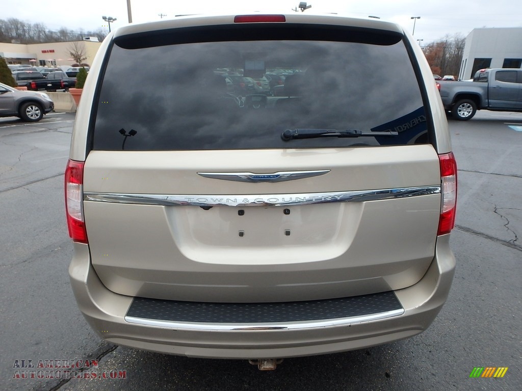 2012 Town & Country Touring - Cashmere Pearl / Dark Frost Beige/Medium Frost Beige photo #6