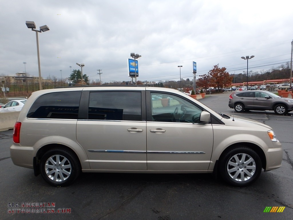 2012 Town & Country Touring - Cashmere Pearl / Dark Frost Beige/Medium Frost Beige photo #10