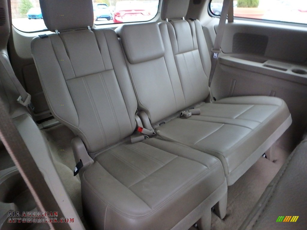 2012 Town & Country Touring - Cashmere Pearl / Dark Frost Beige/Medium Frost Beige photo #19