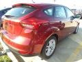 Ford Focus SE Hatch Ruby Red photo #3
