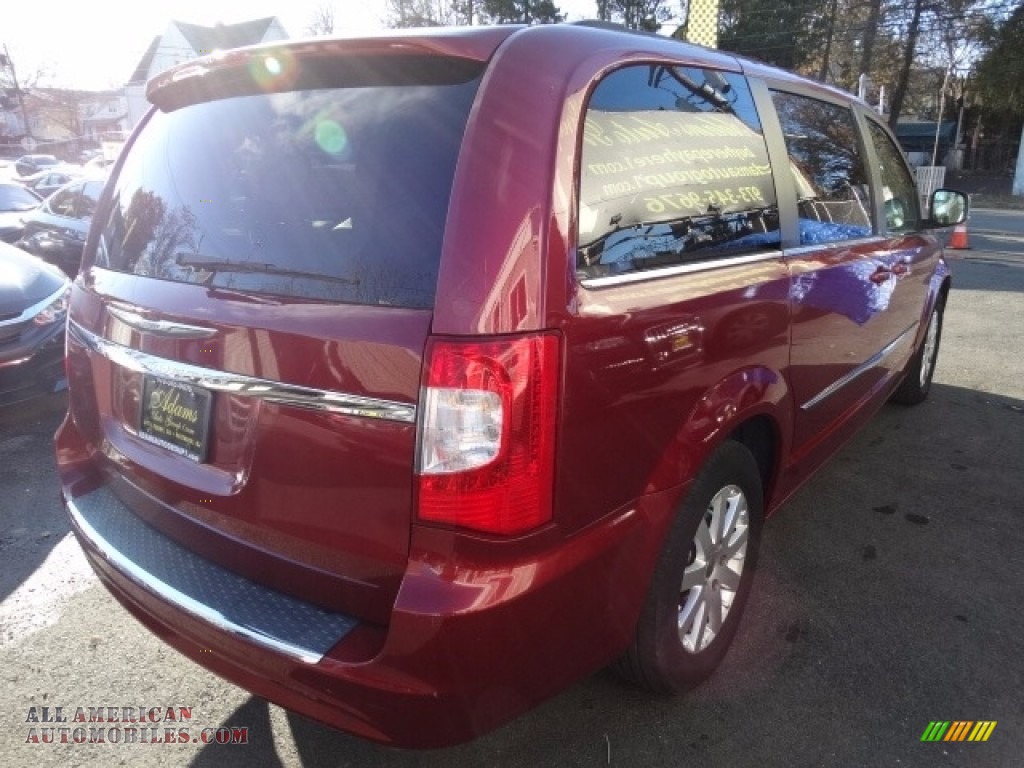 2011 Town & Country Touring - L - Deep Cherry Red Crystal Pearl / Dark Frost Beige/Medium Frost Beige photo #7