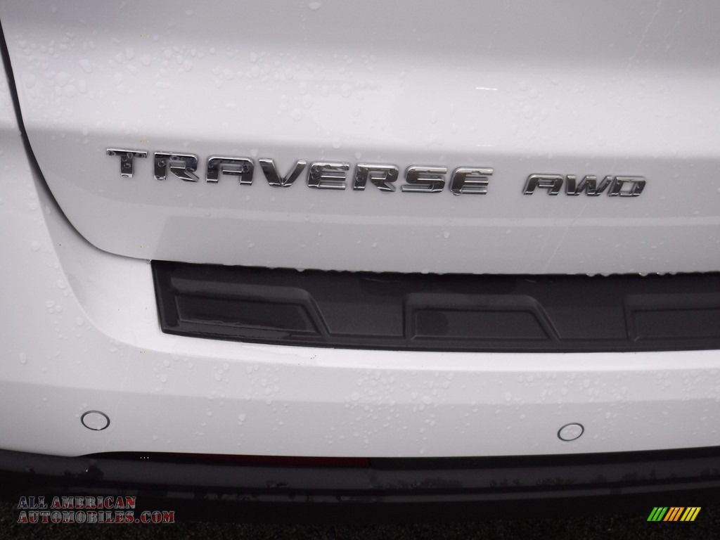 2017 Traverse LT AWD - Summit White / Ebony photo #11