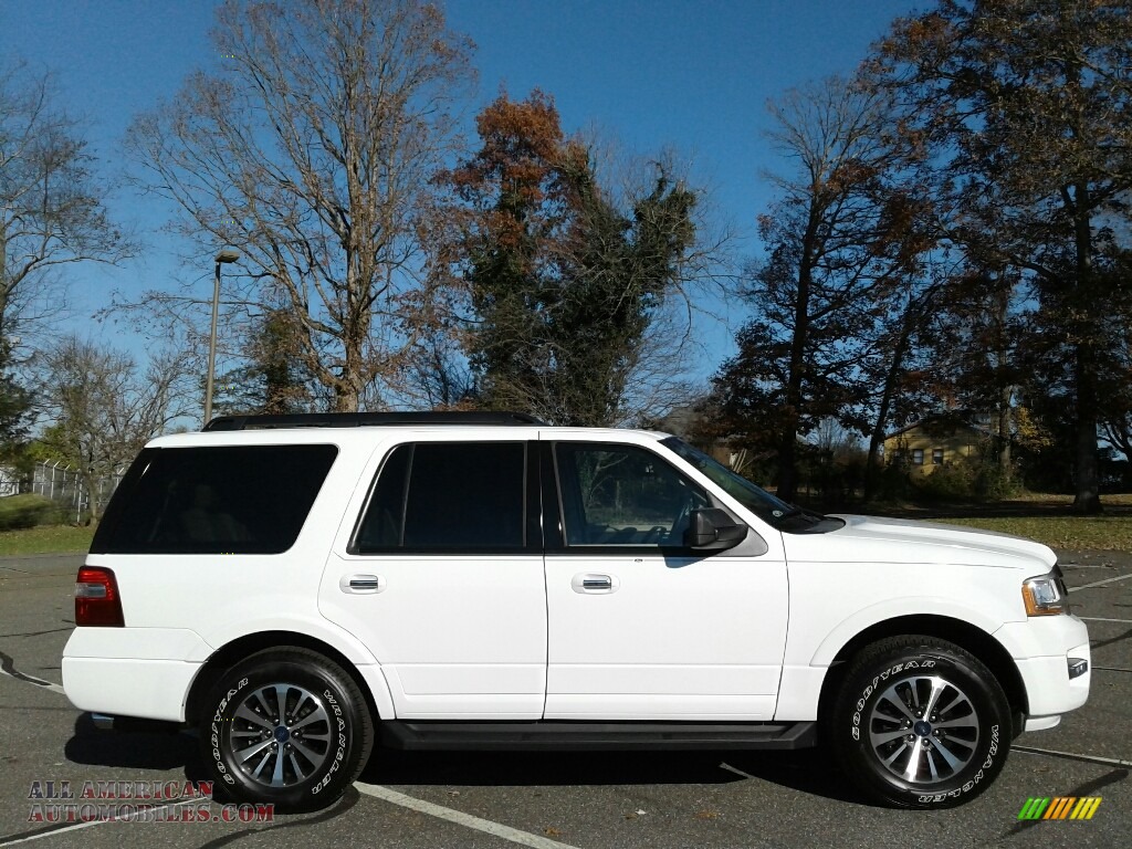 2017 Expedition XLT 4x4 - Oxford White / Dune photo #5