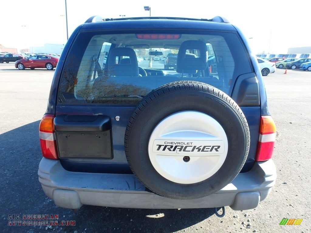 2003 Tracker 4WD Hard Top - Indigo Blue Metallic / Medium Gray photo #3