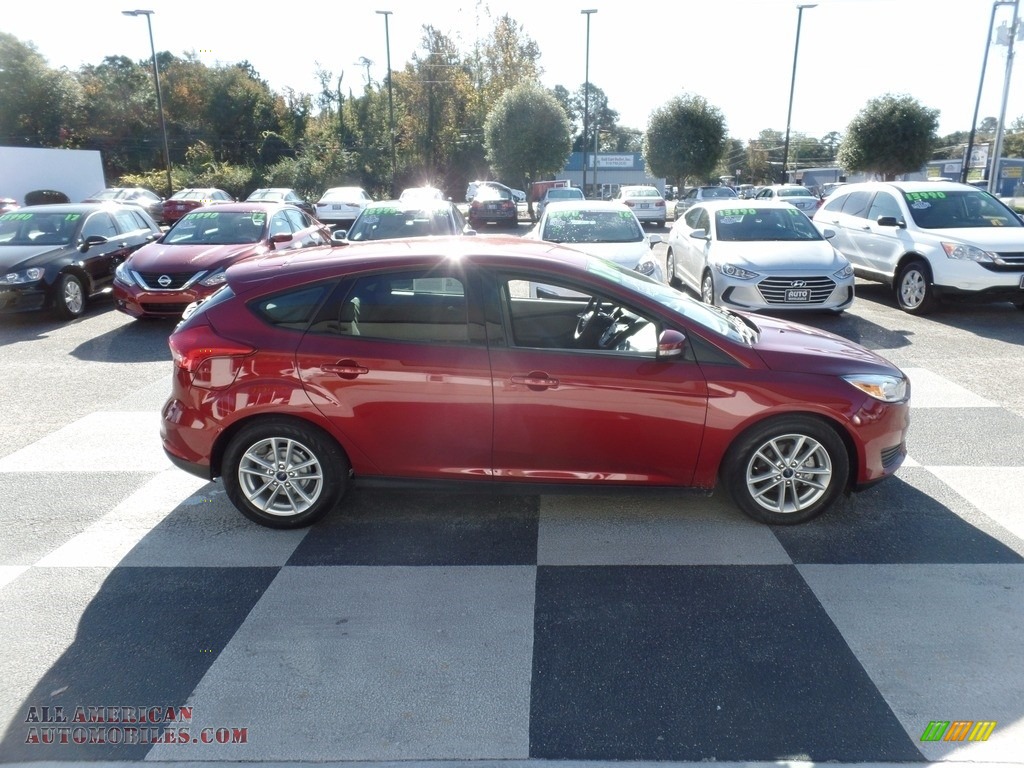 2016 Focus SE Hatch - Ruby Red / Charcoal Black photo #3
