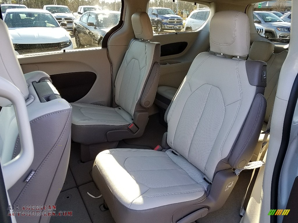 2018 Pacifica Touring L Plus - Bright White / Cognac/Alloy/Toffee photo #6