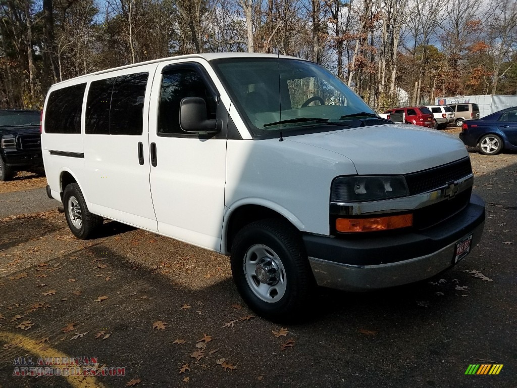 Summit White / Medium Pewter Chevrolet Express LT 3500 Passenger Van