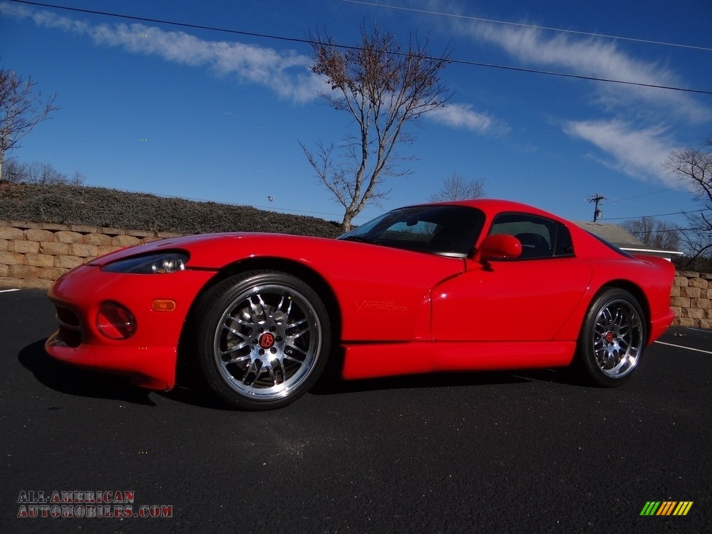 Viper Red / Black Dodge Viper GTS