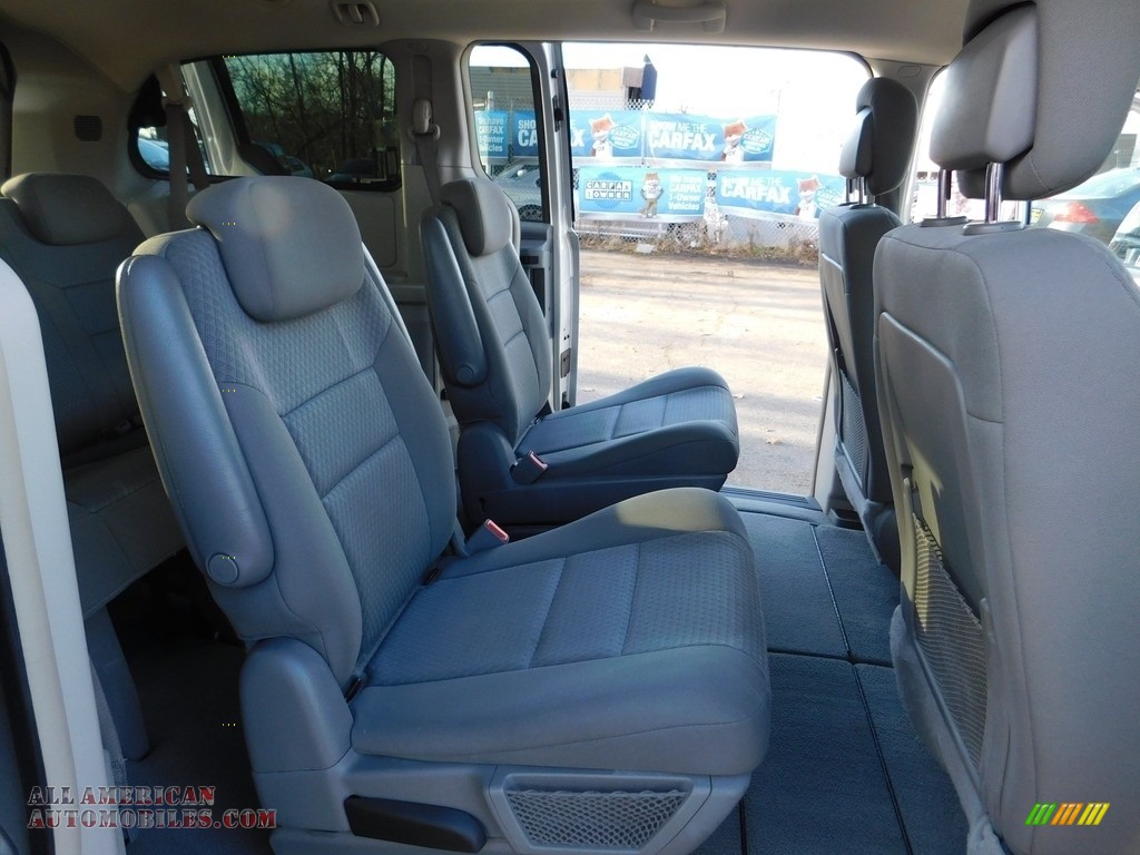 2010 Town & Country Touring - Bright Silver Metallic / Dark Slate Gray/Light Shale photo #22