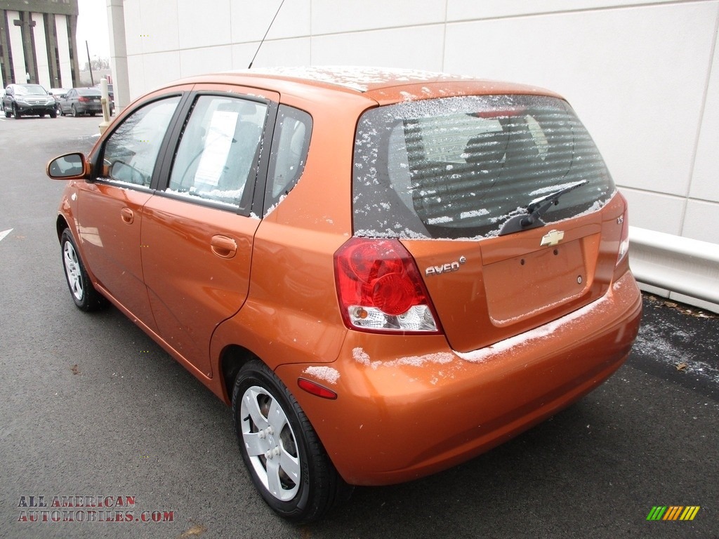 2007 Aveo 5 LS Hatchback - Spicy Orange / Charcoal Black photo #3