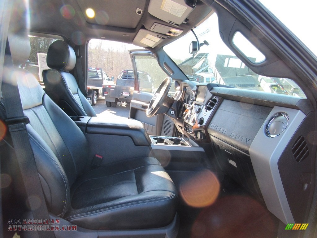 2013 F350 Super Duty Lariat Crew Cab 4x4 Dually - Tuxedo Black Metallic / Black photo #28