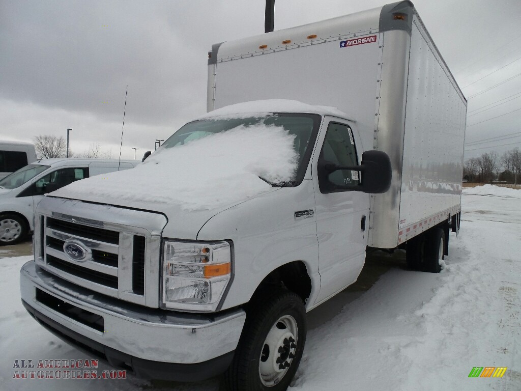 2018 E Series Cutaway E450 Commercial Moving Truck - Oxford White / Medium Flint photo #1