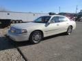 Lincoln Town Car Signature Limited White Chocolate Tri-Coat photo #6