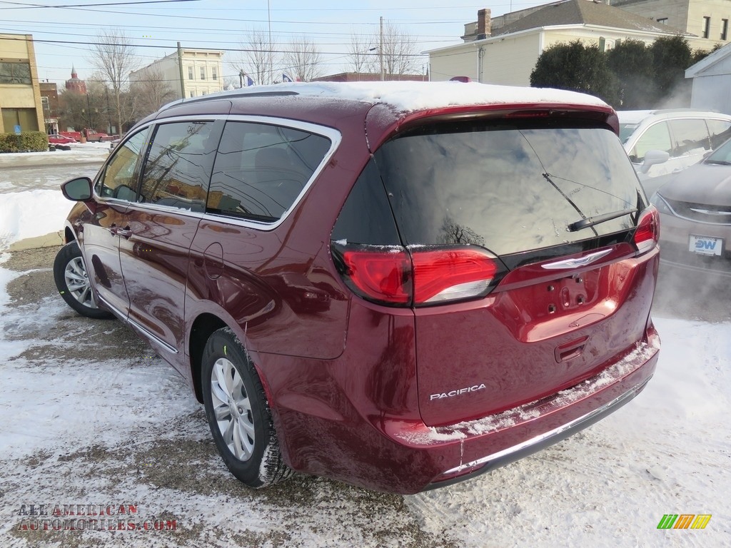 2018 Pacifica Touring L Plus - Velvet Red Pearl / Black/Alloy photo #9