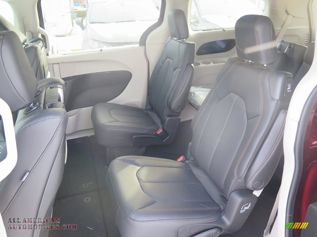 2018 Pacifica Touring L Plus - Velvet Red Pearl / Black/Alloy photo #17
