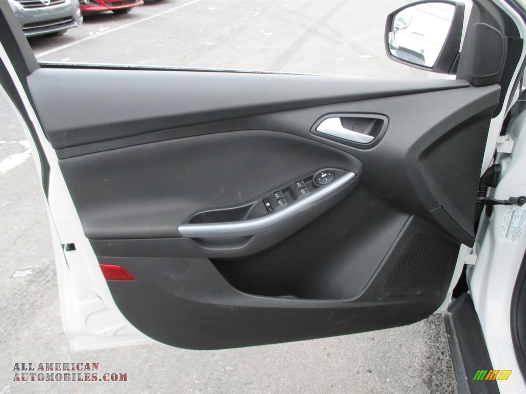 2013 Focus Titanium Sedan - White Platinum / Charcoal Black photo #14