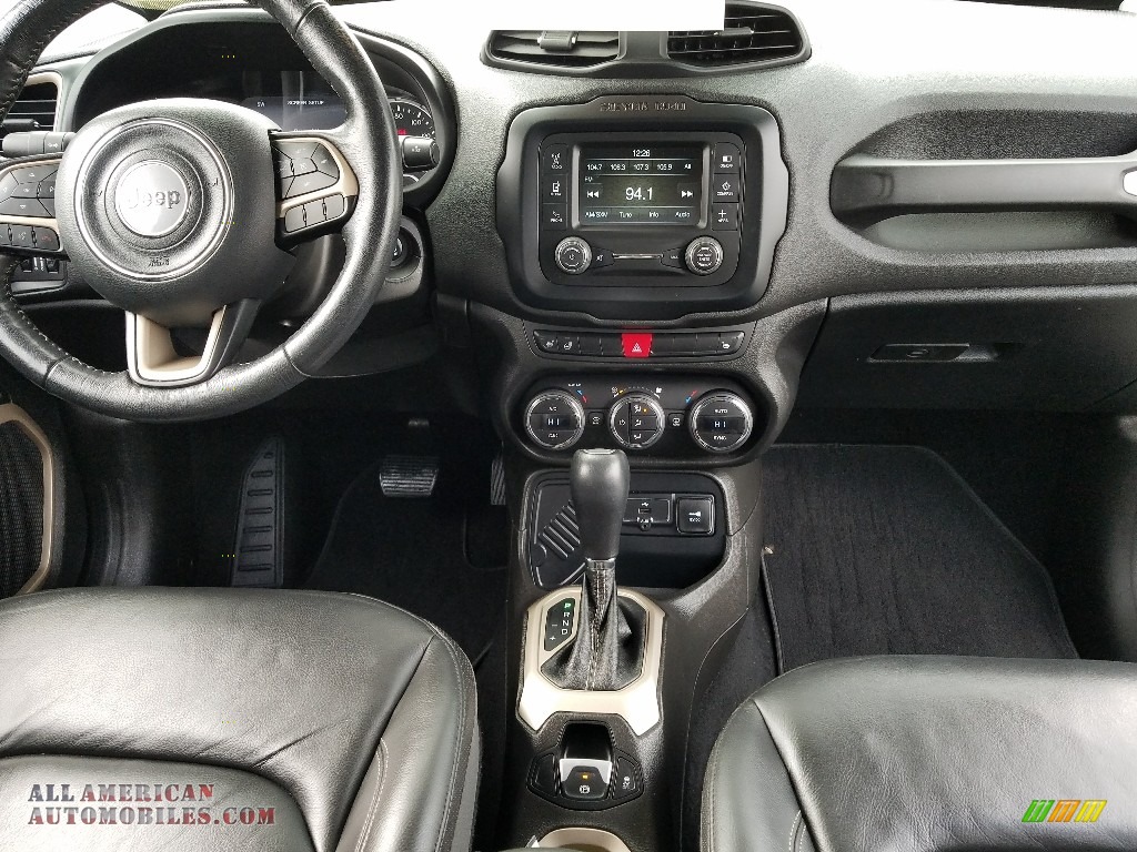 2017 Renegade Limited - Alpine White / Black photo #13 2017 Renegade Limited - Alpine White / Black photo #13