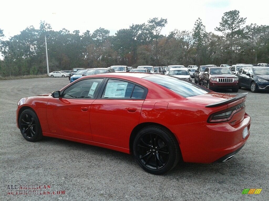 2018 Charger SXT - Torred / Black photo #3