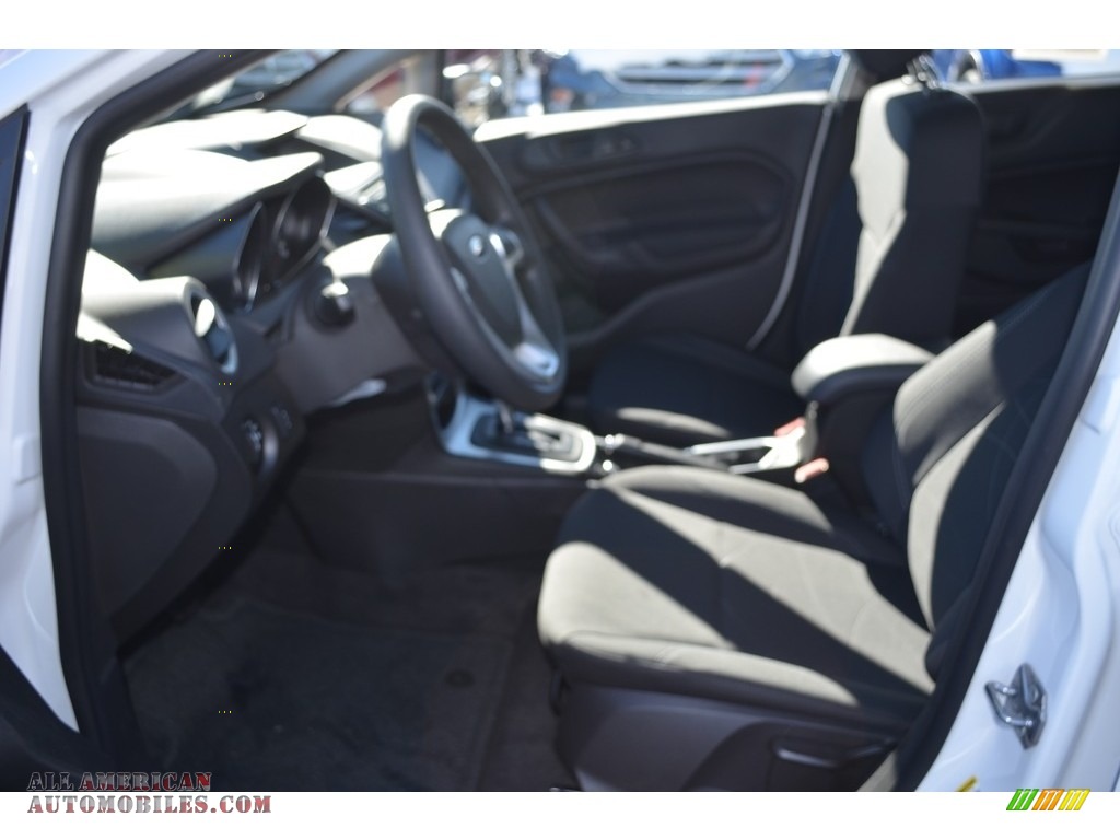 2018 Fiesta SE Hatchback - Oxford White / Charcoal Black photo #6