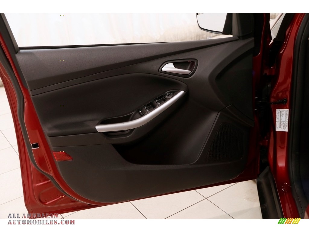 2014 Focus SE Hatchback - Ruby Red / Charcoal Black photo #4