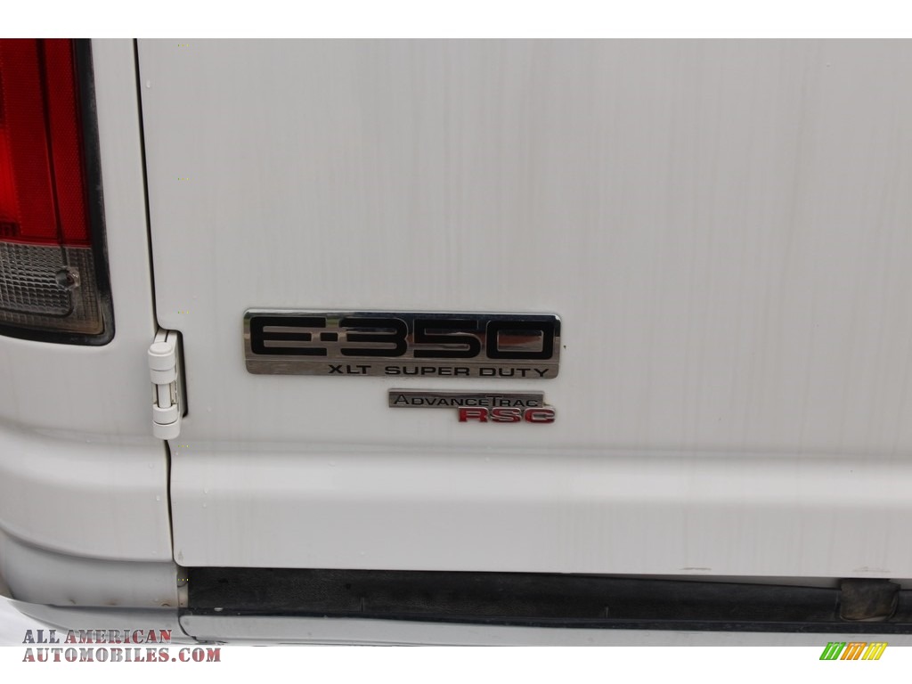 2011 E Series Van E350 XLT Extended Passenger - Oxford White / Medium Flint photo #31
