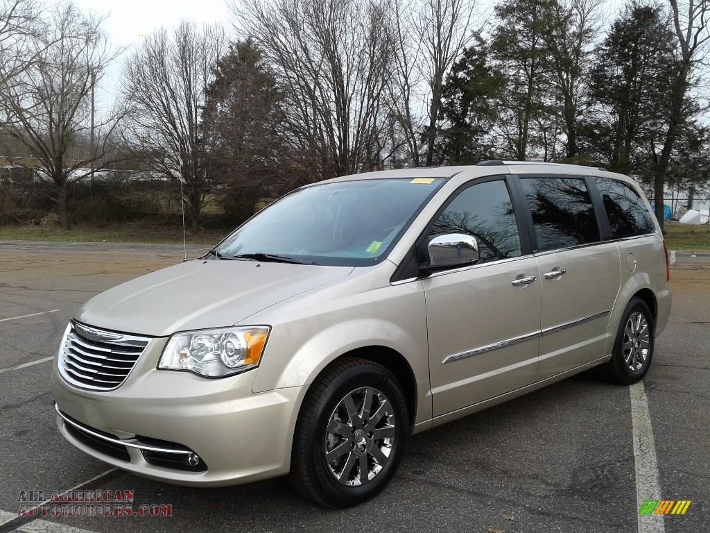 2013 Town & Country Limited - Cashmere Pearl / Dark Frost Beige/Medium Frost Beige photo #2