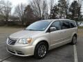 Chrysler Town & Country Limited Cashmere Pearl photo #2