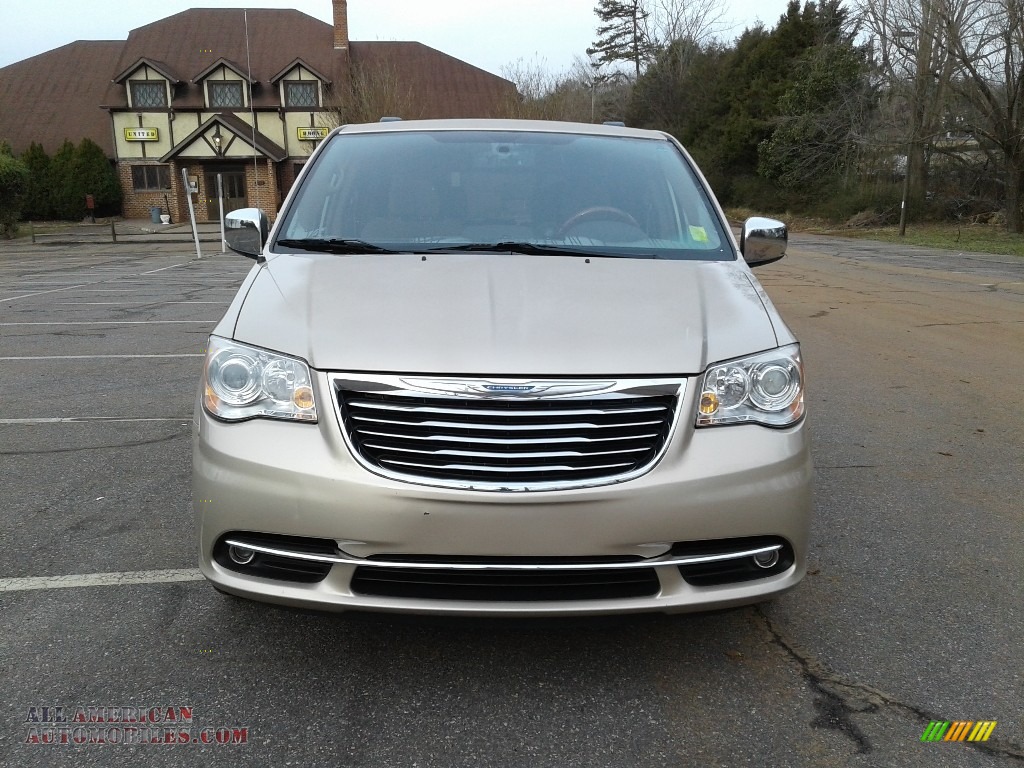 2013 Town & Country Limited - Cashmere Pearl / Dark Frost Beige/Medium Frost Beige photo #3