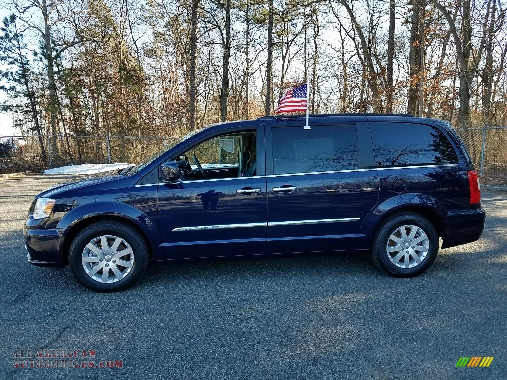 2016 Town & Country Touring - True Blue Pearl / Black/Light Graystone photo #4