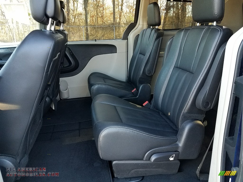 2016 Town & Country Touring - True Blue Pearl / Black/Light Graystone photo #22