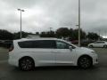 Chrysler Pacifica Hybrid Limited Bright White photo #6