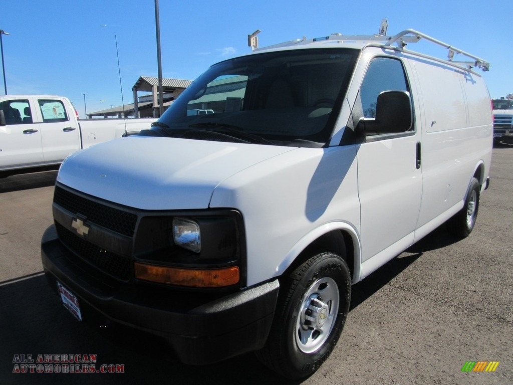 Summit White / Medium Pewter Chevrolet Express 2500 Work Van