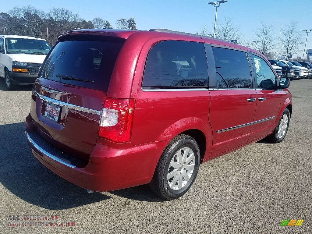2016 Town & Country Touring - Deep Cherry Red Crystal Pearl / Black/Light Graystone photo #7