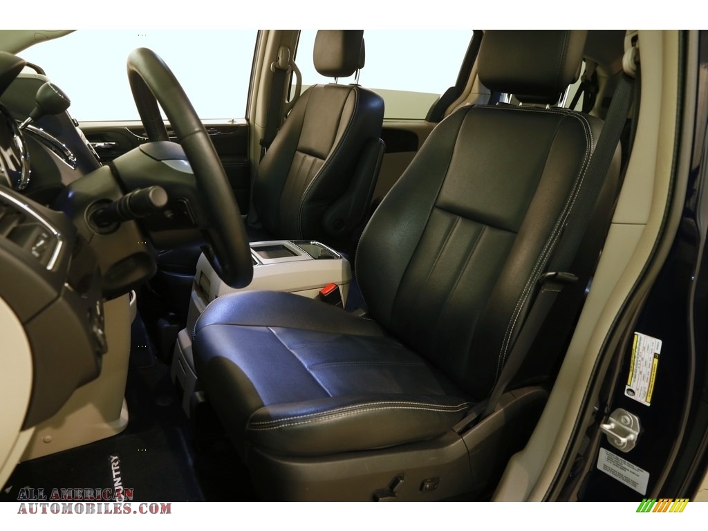 2015 Town & Country Touring - True Blue Pearl / Black/Light Graystone photo #5