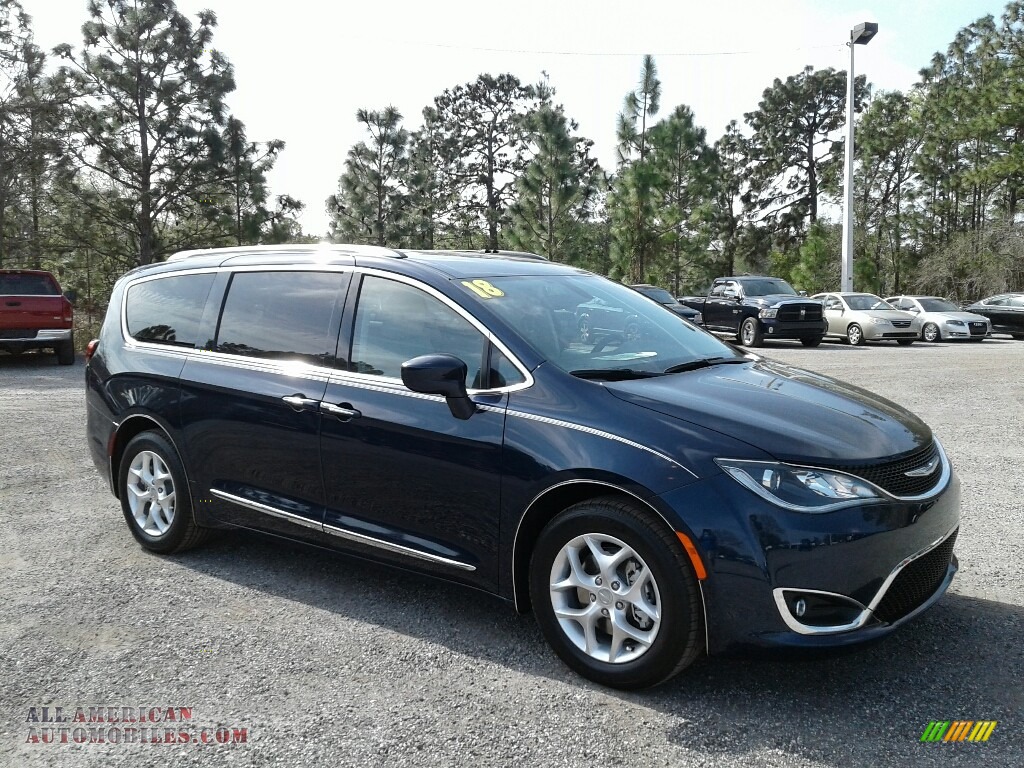 2018 Pacifica Touring L Plus - Jazz Blue Pearl / Black/Alloy photo #7