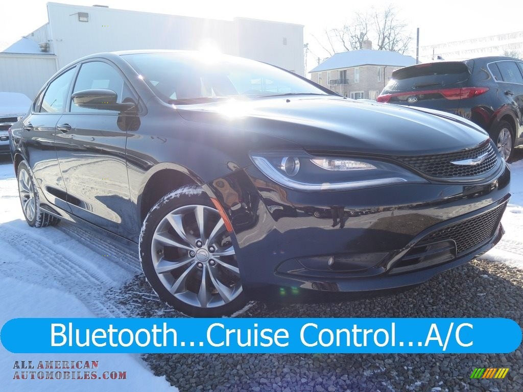 Black / Black Chrysler 200 S