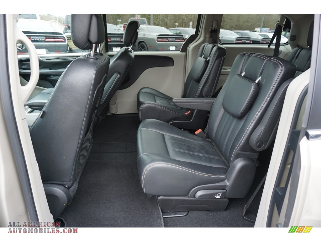 2016 Town & Country Touring - Cashmere/Sandstone Pearl / Black/Light Graystone photo #16