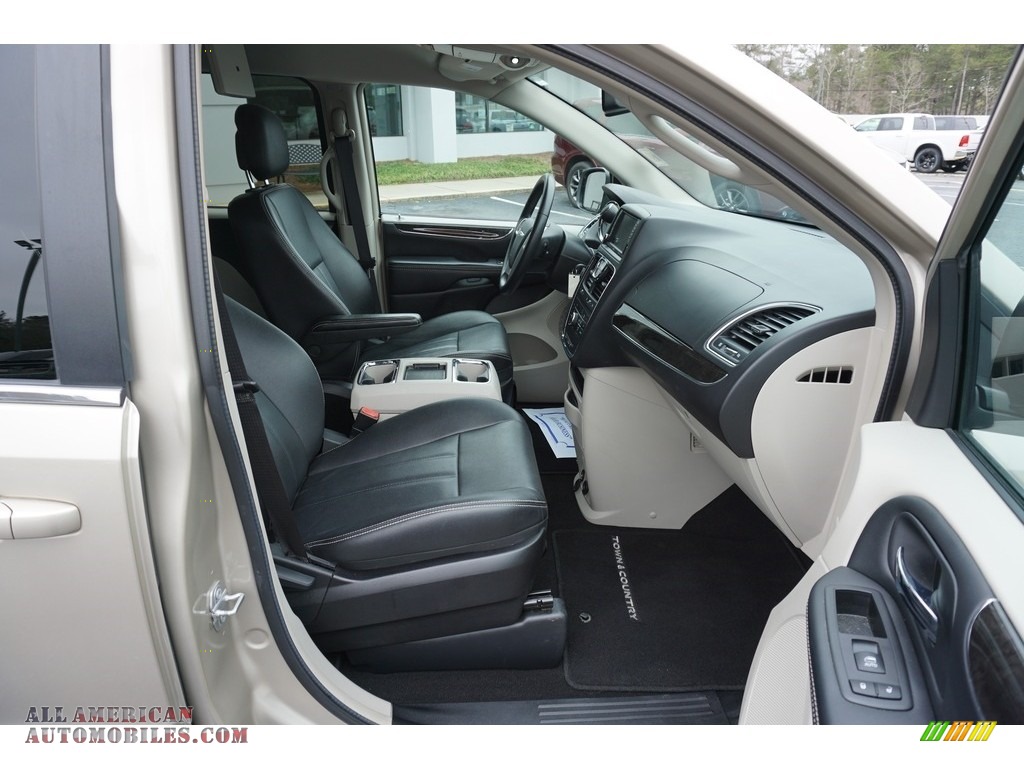 2016 Town & Country Touring - Cashmere/Sandstone Pearl / Black/Light Graystone photo #20