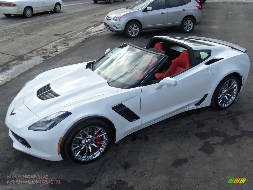 Arctic White / Adrenaline Red Chevrolet Corvette Z06 Coupe