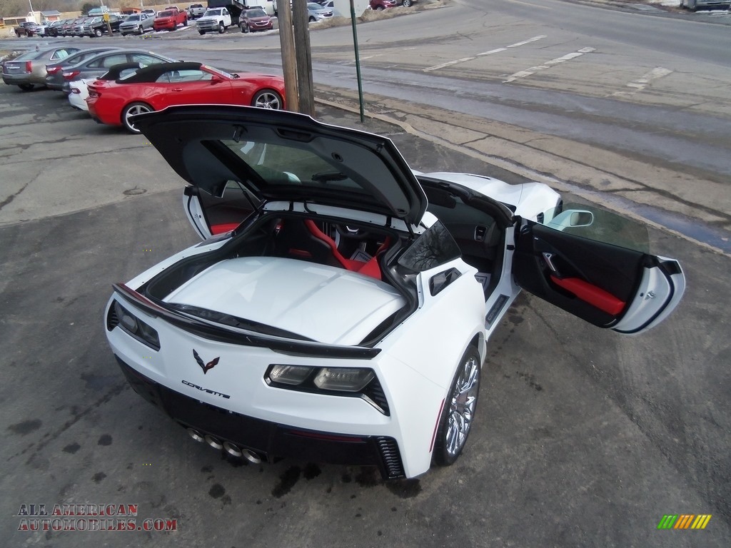 2018 Corvette Z06 Coupe - Arctic White / Adrenaline Red photo #9