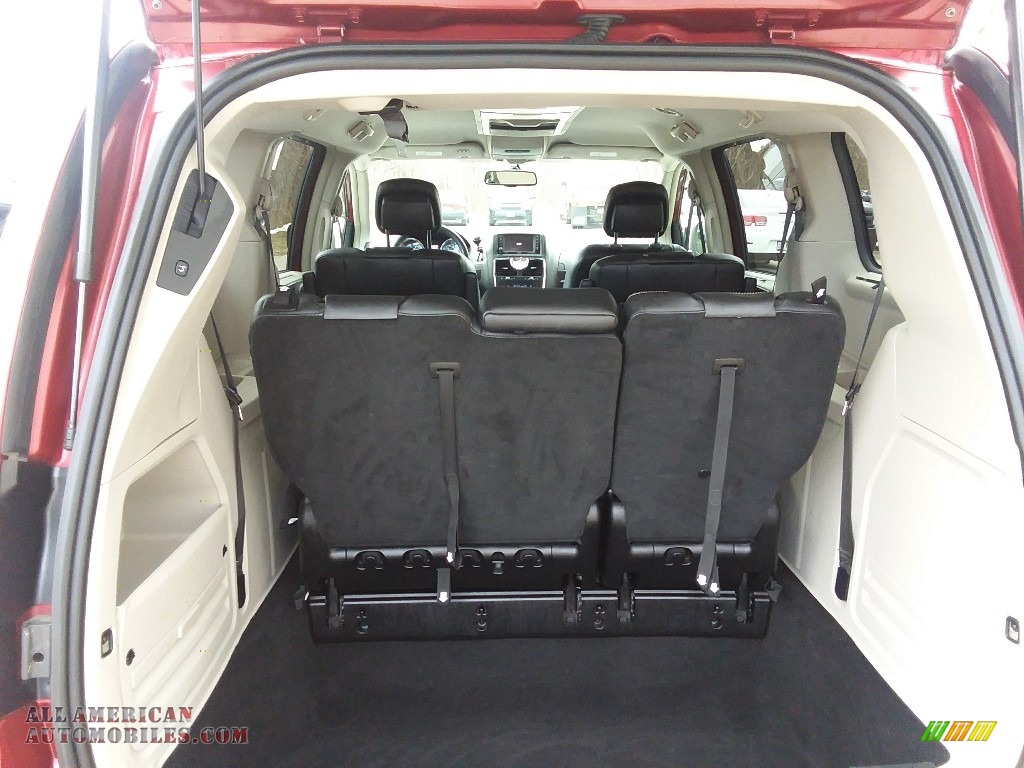 2015 Town & Country Touring - Deep Cherry Red Crystal Pearl / Black/Light Graystone photo #18