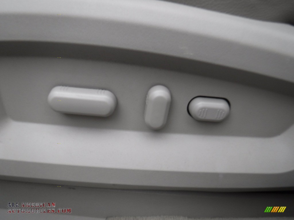 2013 MKX AWD - Ingot Silver / Medium Light Stone photo #18
