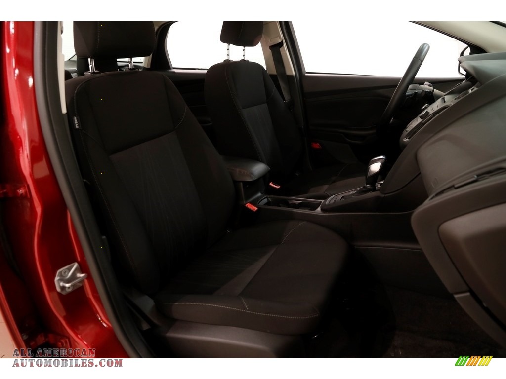 2015 Focus SE Sedan - Ruby Red Metallic / Charcoal Black photo #12