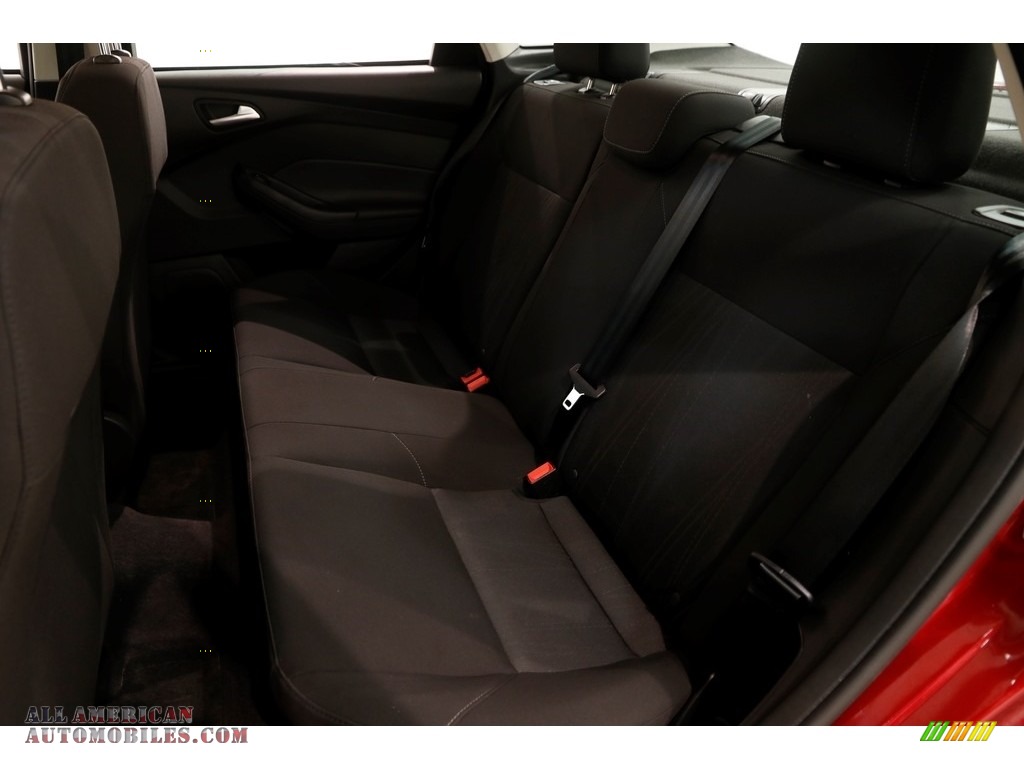 2015 Focus SE Sedan - Ruby Red Metallic / Charcoal Black photo #13