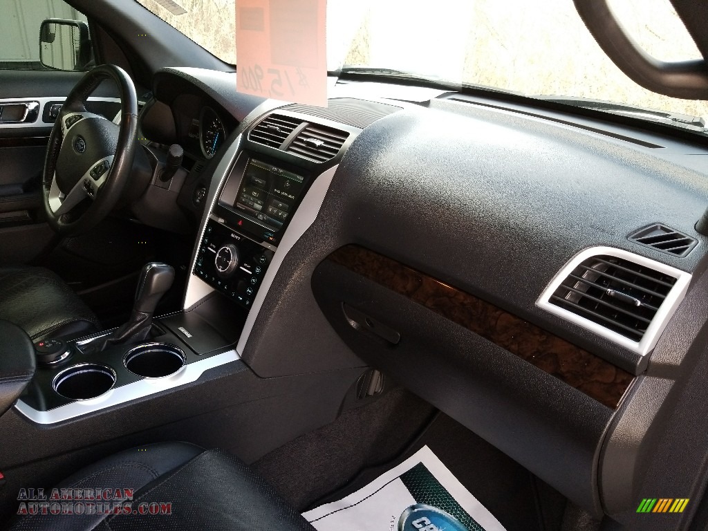 2011 Explorer Limited 4WD - White Platinum Tri-Coat / Charcoal Black photo #19