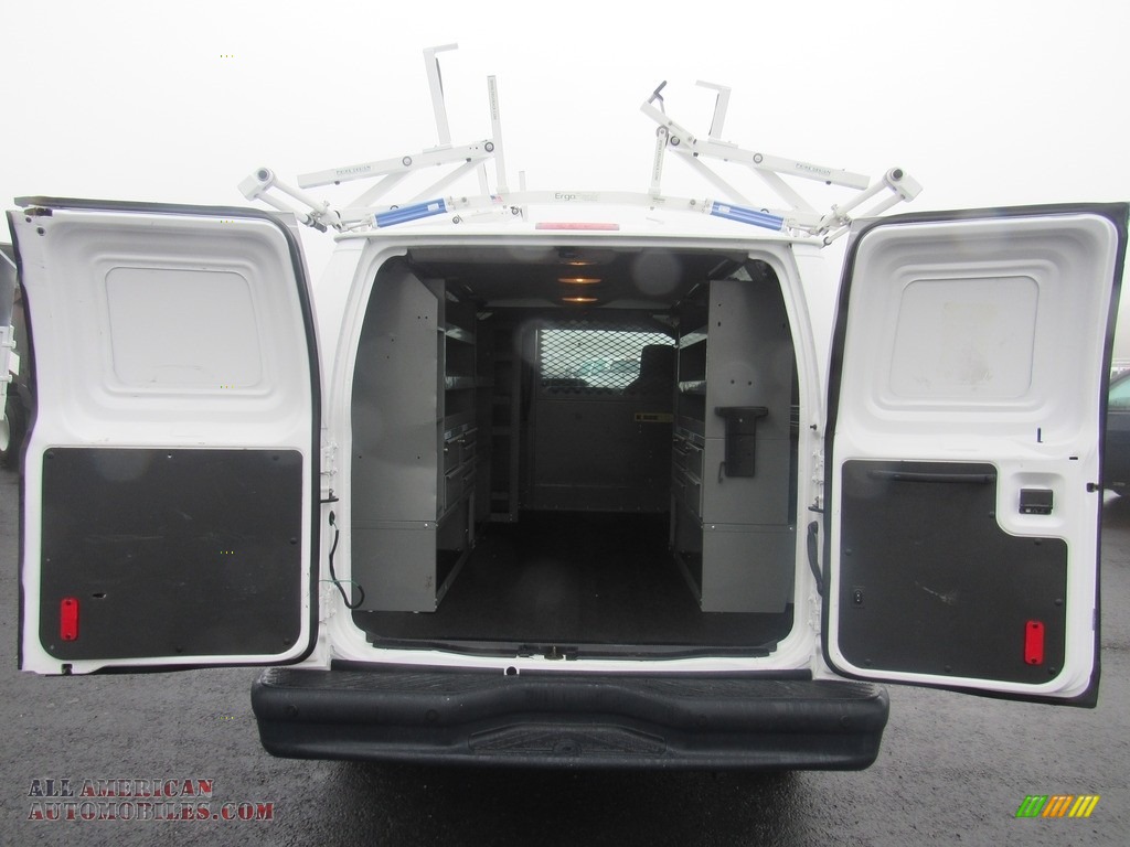 2010 E Series Van E150 Commercial - Oxford White / Medium Flint photo #9
