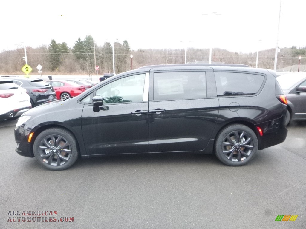 2018 Pacifica Limited - Brilliant Black Crystal Pearl / Black/Alloy photo #2